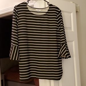 Crepe knit 3/4 ruffle bell sleeve top